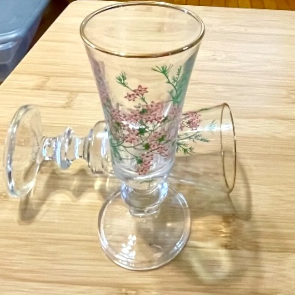 Set of six Liquor/Cordial glasses, gold rim, delicate floral design, very pretty